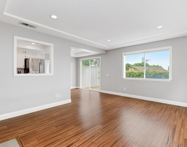 418 Summer View Circle - Photo Thumbnail 1