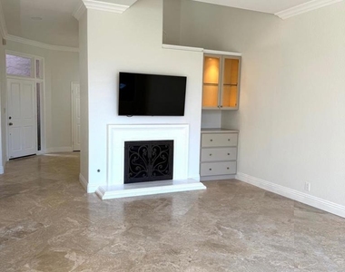 3774 Paseo Vista Famosa - Photo Thumbnail 4