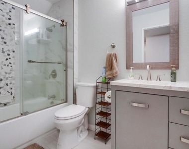 6111 Rancho Mission Road - Photo Thumbnail 17