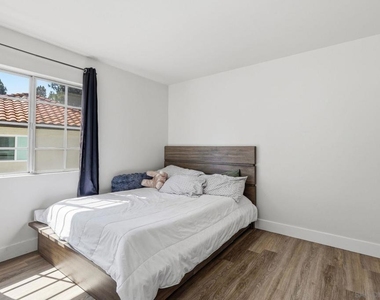 770 Eastshore Terrace - Photo Thumbnail 4