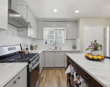 770 Eastshore Terrace - Photo Thumbnail 2
