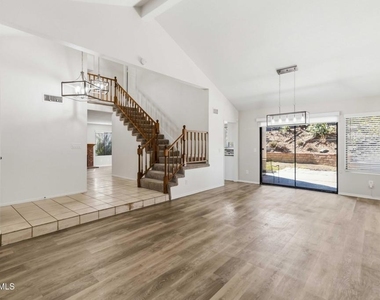 557 Canyon Vista Drive - Photo Thumbnail 4
