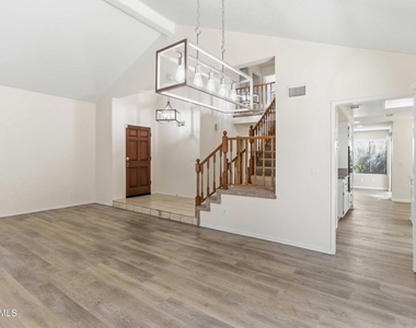 557 Canyon Vista Drive - Photo Thumbnail 5