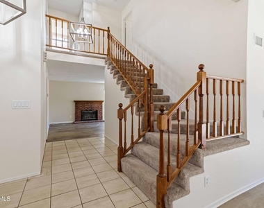 557 Canyon Vista Drive - Photo Thumbnail 3