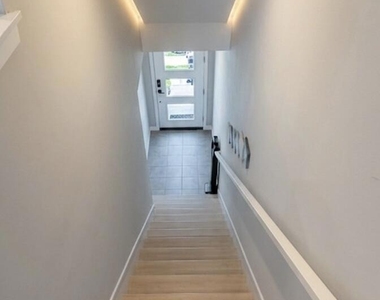 2543 Marine Avenue - Photo Thumbnail 6