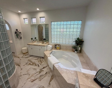 79690 Citrus - Photo Thumbnail 40