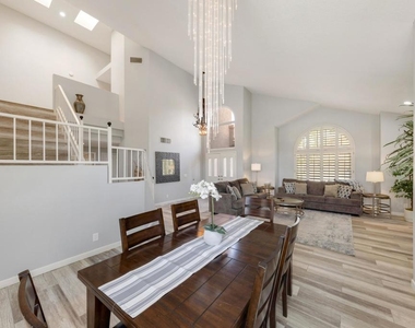 351 Augusta Drive - Photo Thumbnail 8