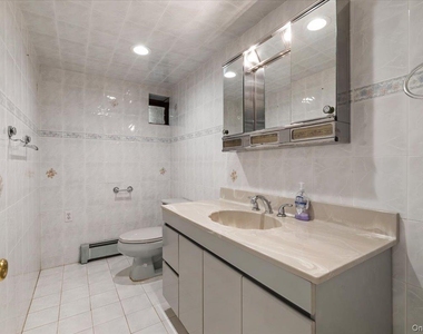 363 Oak Avenue - Photo Thumbnail 18