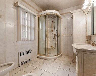 363 Oak Avenue - Photo Thumbnail 14