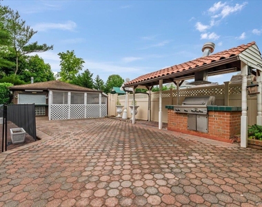 363 Oak Avenue - Photo Thumbnail 19