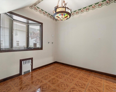 363 Oak Avenue - Photo Thumbnail 9