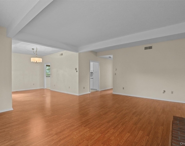 205 Heritage Hills - Photo Thumbnail 3
