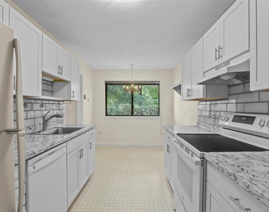 205 Heritage Hills - Photo Thumbnail 7