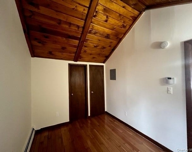 54 Sterling Road - Photo Thumbnail 12