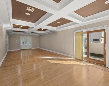 46 Garden City Street - Photo Thumbnail 3