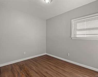 46 Garden City Street - Photo Thumbnail 8