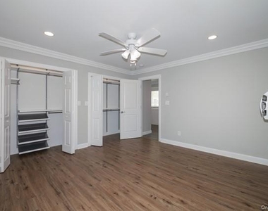 146 Montauk Highway - Photo Thumbnail 7