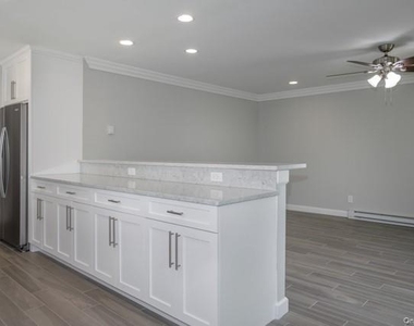 146 Montauk Highway - Photo Thumbnail 2