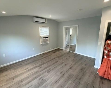 168 Walton Avenue - Photo Thumbnail 18