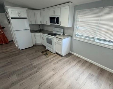 168 Walton Avenue - Photo Thumbnail 7