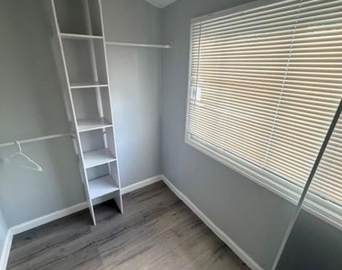168 Walton Avenue - Photo Thumbnail 12
