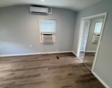 168 Walton Avenue - Photo Thumbnail 10