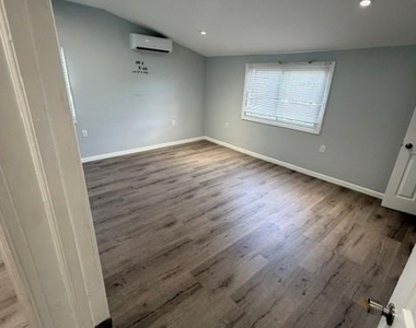 168 Walton Avenue - Photo Thumbnail 5