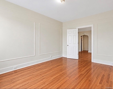 72-07 73rd Street - Photo Thumbnail 1