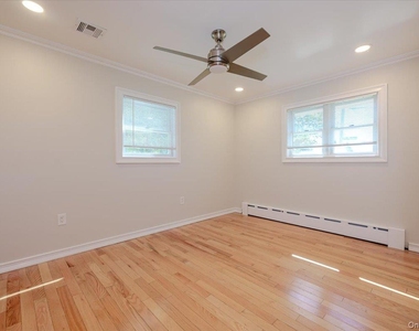 146 Saint Marks Place - Photo Thumbnail 10