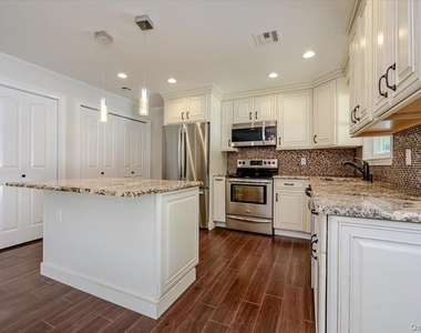146 Saint Marks Place - Photo Thumbnail 6