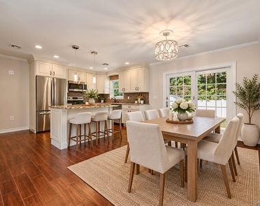 146 Saint Marks Place - Photo Thumbnail 4