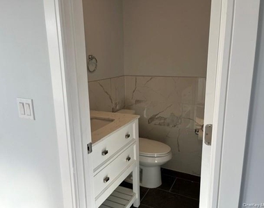 17 Firwood Road - Photo Thumbnail 4