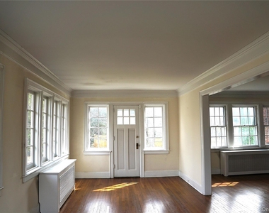 16 Bon Air Avenue - Photo Thumbnail 7