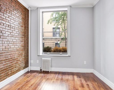 Barrow Street & bleecker st - Photo Thumbnail 4