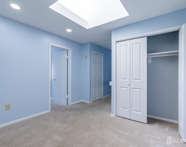 1050 Schmidt Lane - Photo Thumbnail 12
