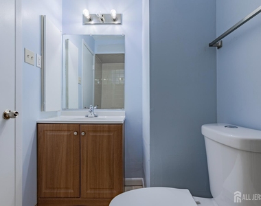 1050 Schmidt Lane - Photo Thumbnail 16