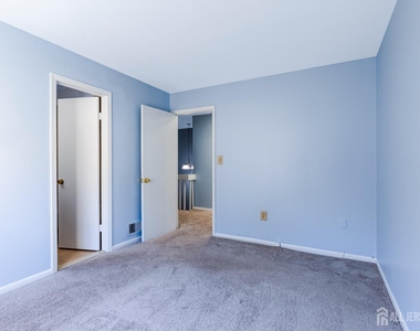 1050 Schmidt Lane - Photo Thumbnail 14