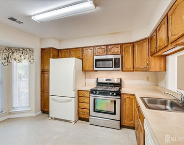 1801 Timber Oaks Road - Photo Thumbnail 10