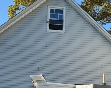 208 Gordon Street - Photo Thumbnail 7