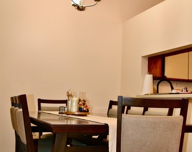 329 Wycoff Way W - Photo Thumbnail 4