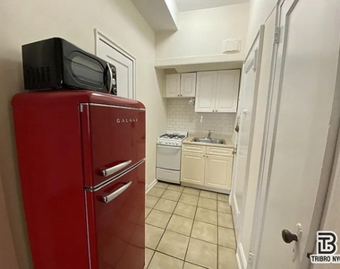 247 W 102nd Street - Photo Thumbnail 3