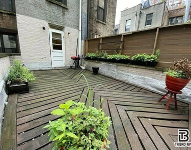 247 W 102nd Street - Photo Thumbnail 5