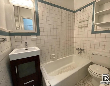 247 W 102nd Street - Photo Thumbnail 4