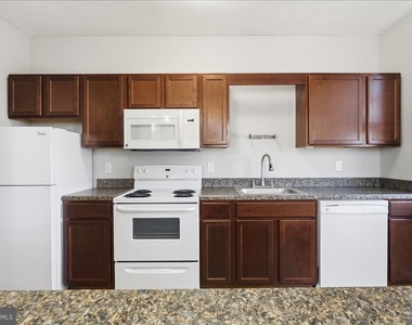 126 N Braddock Street - Photo Thumbnail 5