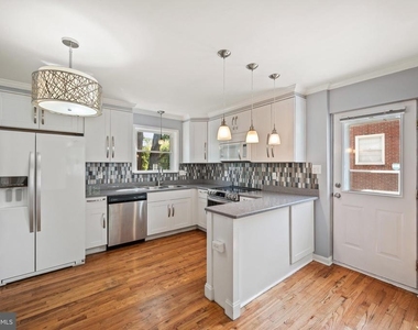 1508 S Loudoun Street - Photo Thumbnail 9