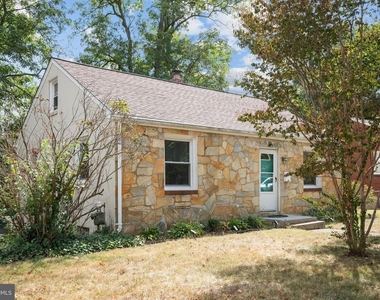 1508 S Loudoun Street - Photo Thumbnail 1