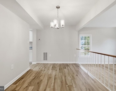 10272 Colony Park Drive - Photo Thumbnail 5