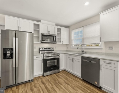 3421 Memorial Street - Photo Thumbnail 1