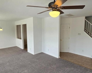 9262 Cardinal Forest Lane - Photo Thumbnail 3