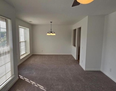 9262 Cardinal Forest Lane - Photo Thumbnail 6